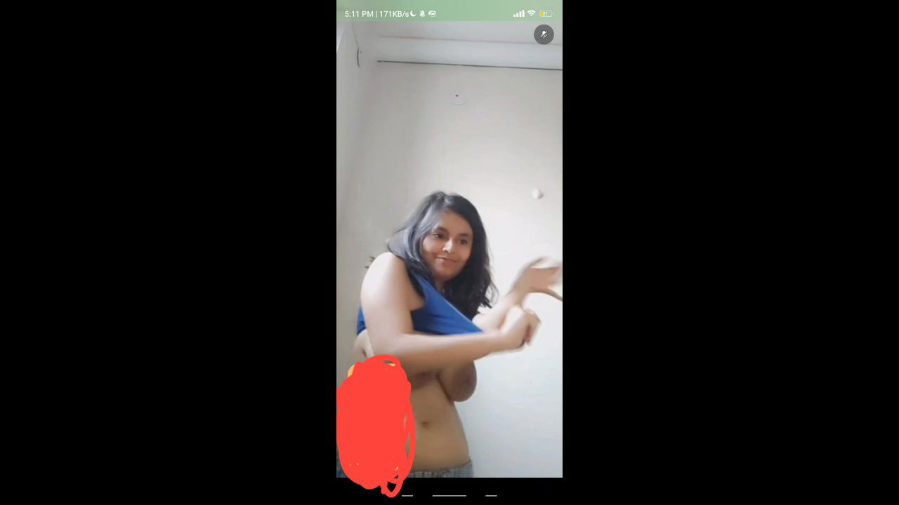 Cute girl fing her hry pussy