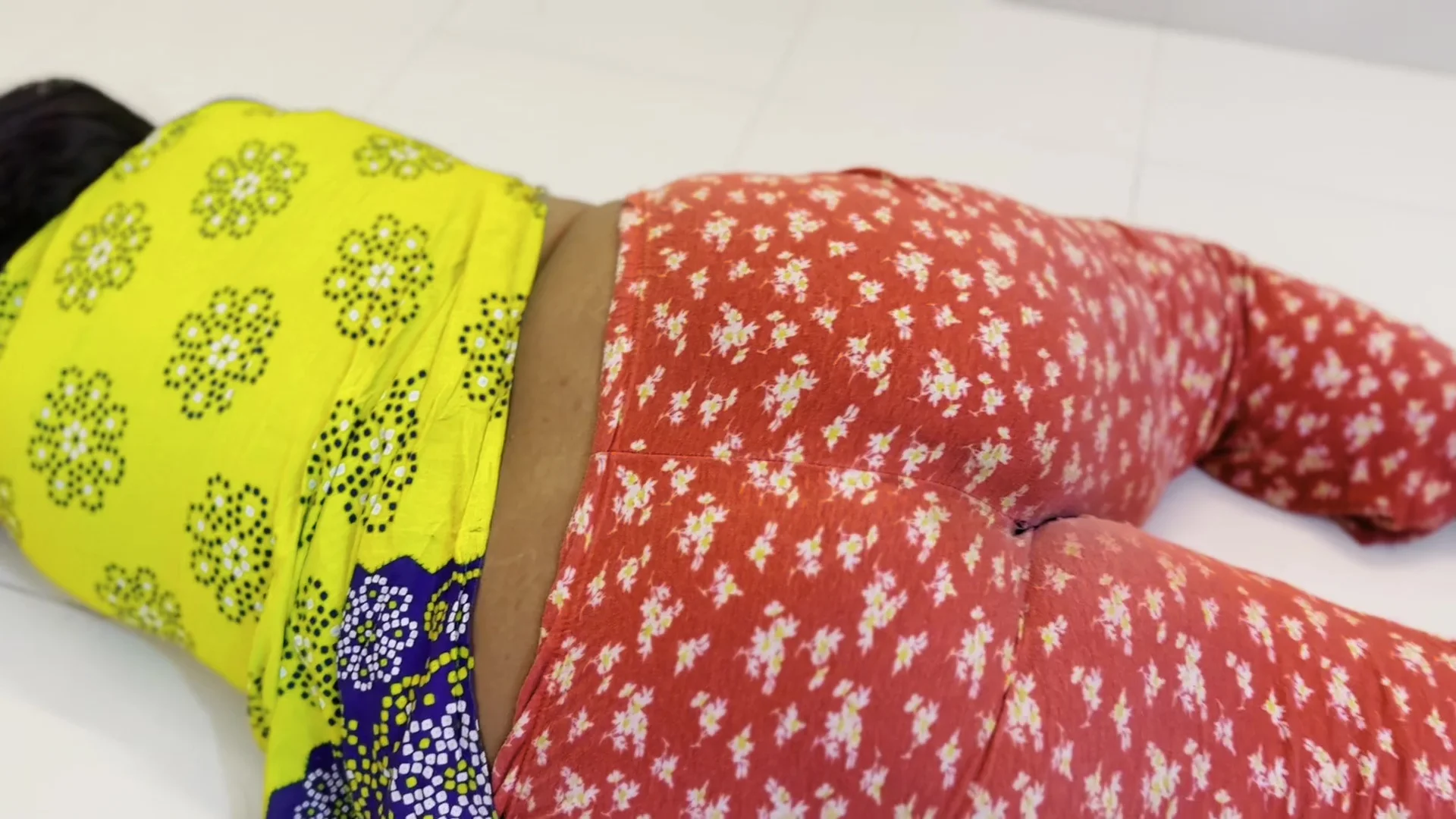 Tamil Desi Hot MILF Stepmom Fucked By Stepson â€“ Huge Ass Fuck & give somthing Behind â€“ Huge Cum