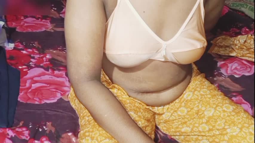 Desi Bhabhi I fucked Bhabhiâ€™s milk is swinging during sex