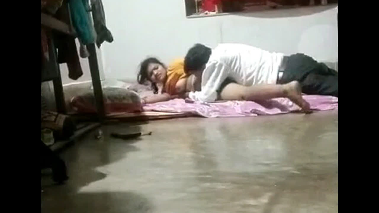 Desi village bhbai fucking with sasur