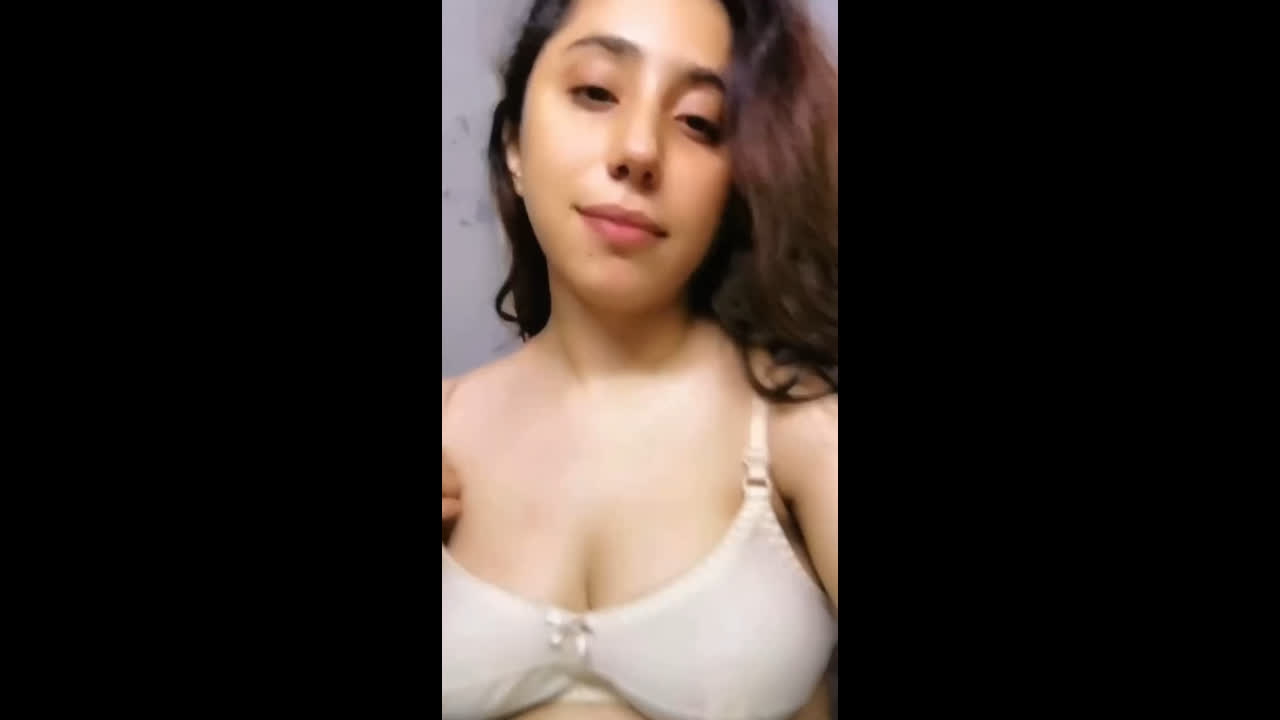 Sexy Girlfriend Showing Nude And Pressing Boobs