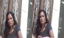 Aunty Shows Her Husband On Video Call While Playing Boyfriend’s Dick