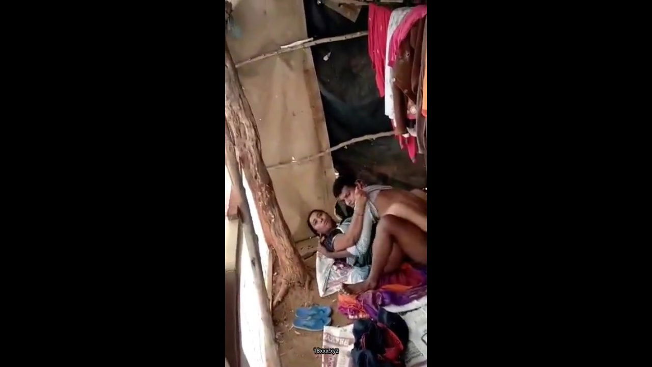 Desi village bhabi hard fuck neighbor caught