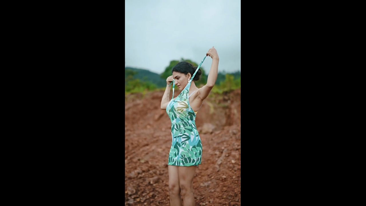 Reshmi out door pee and pussy fingering