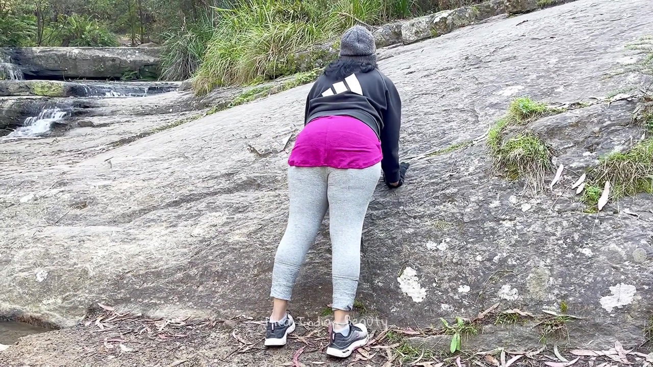 Pretty Indian Couple Making Love in River Side – Desi Outdoor Sex – Risky Sex