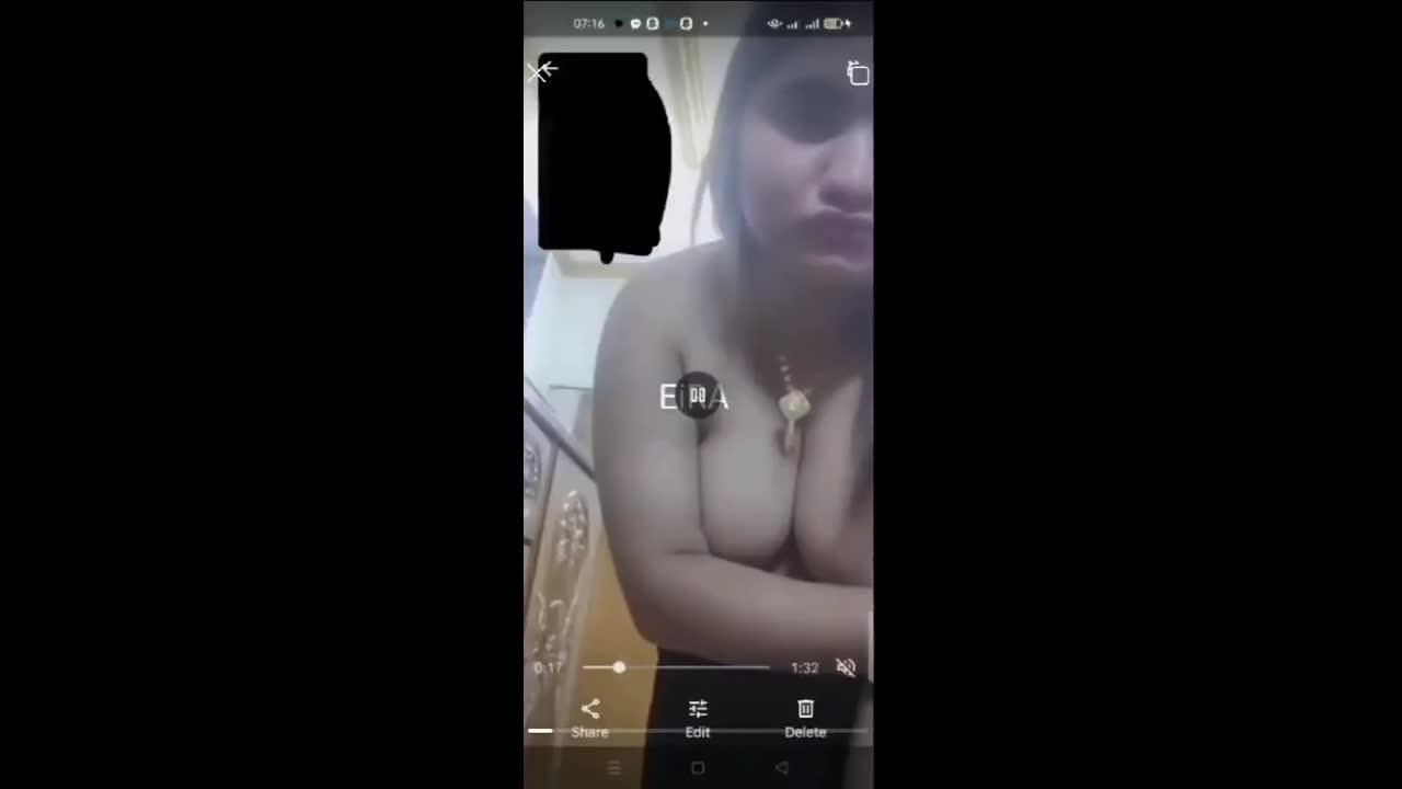 Beautiful Horny Girl Showing Boobs on Video Call