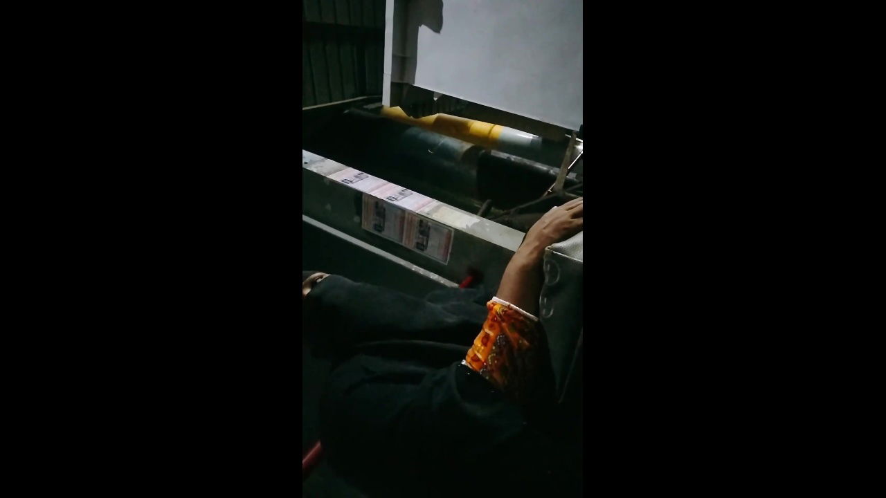 এরা পেটের দায় লঞ্চের ভিতর সেক্স লঞ্চের ভিতরে এক শর ৩০০ টাকা