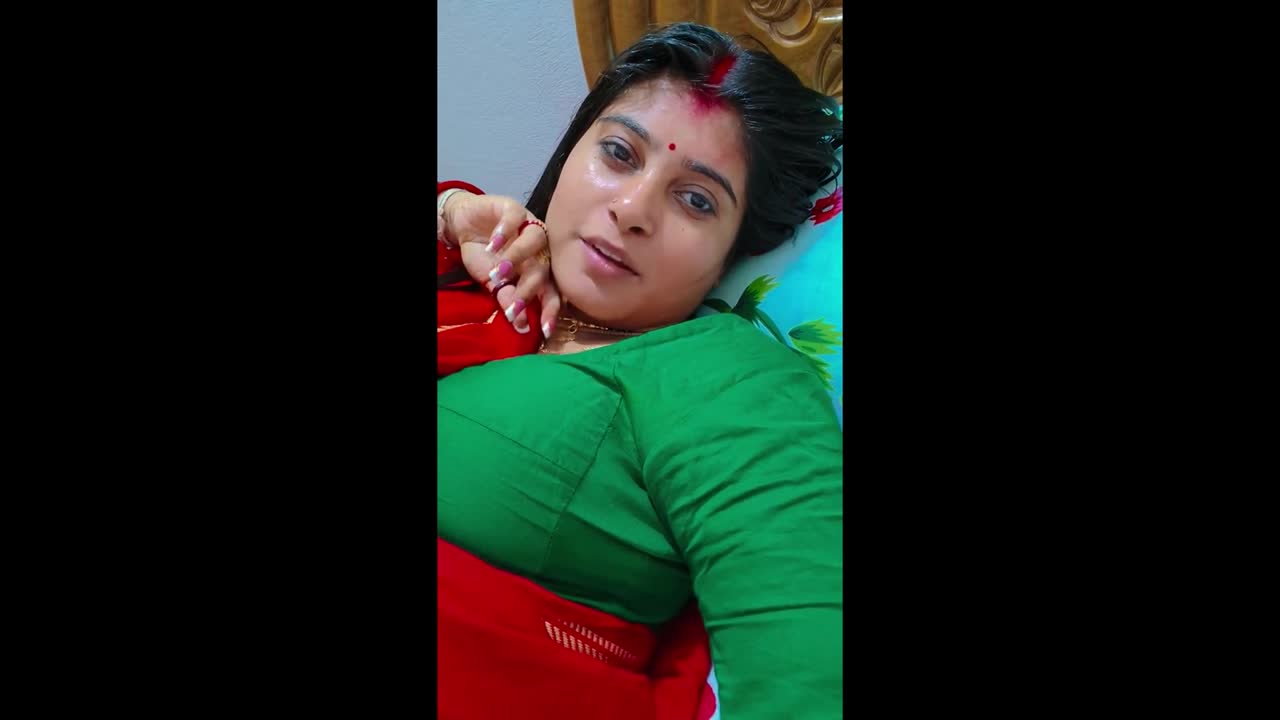 youtuber Shiibani bath