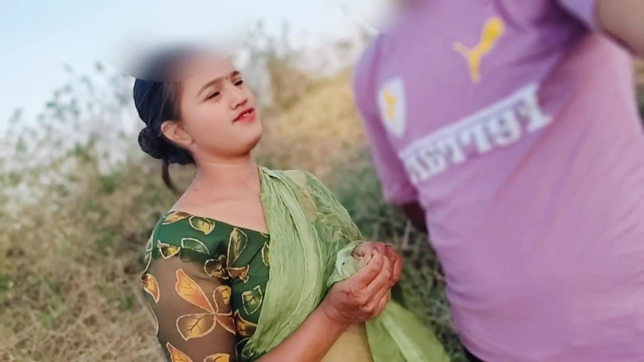 Desi Village Bhabhi Fuck in Jungle with Her Devar, Indian Beautiful Bhabhi Ki Outdoor Chudai,in Hindi Audio Desi Teen Tight Puss