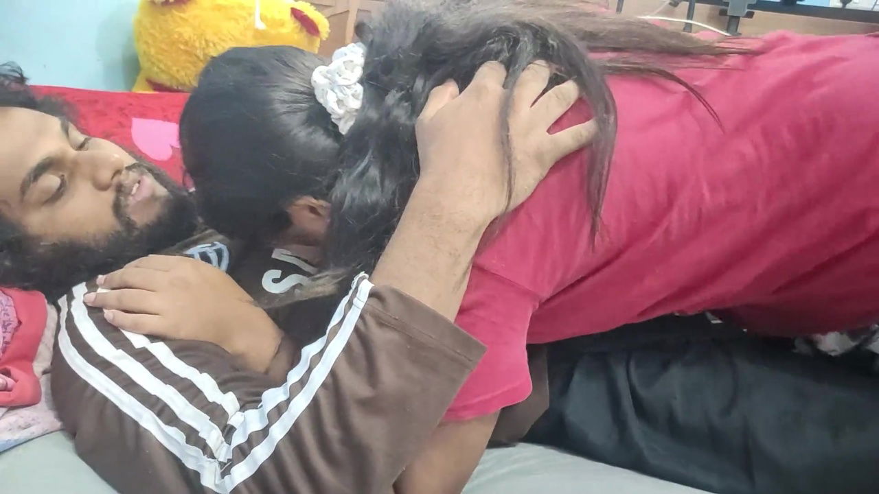 Girl seduce boy and doing romance with hard blow job