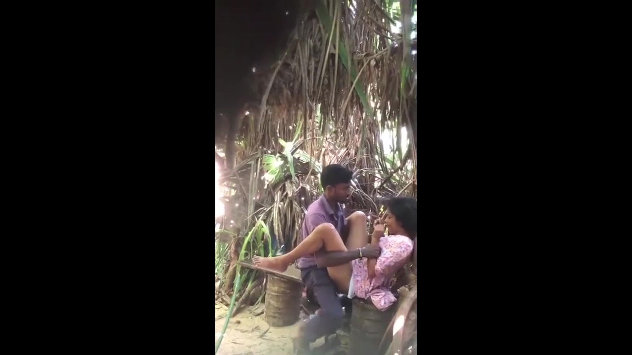 Desi lovers in park sex