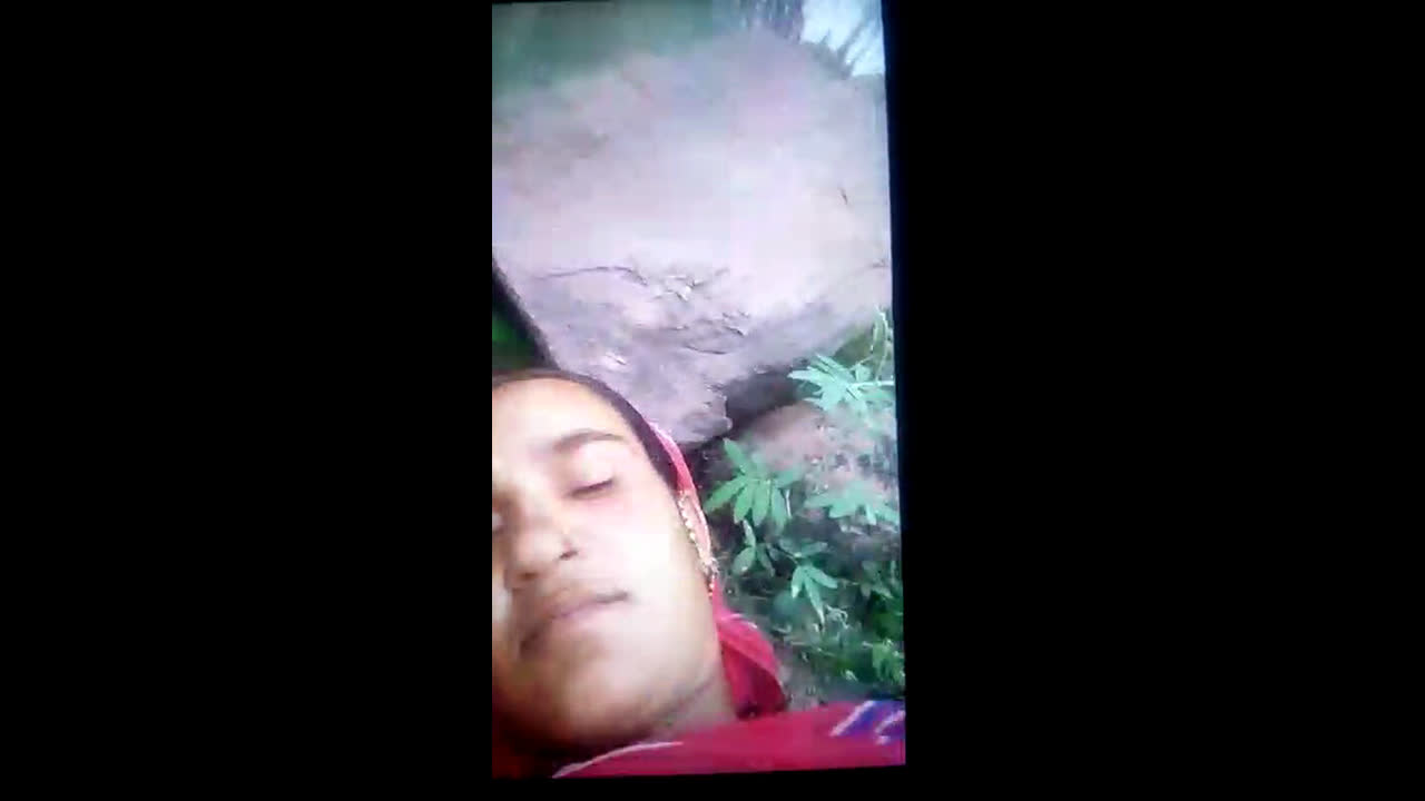 Village bhabhi shaved pussy Outdoor Fucking