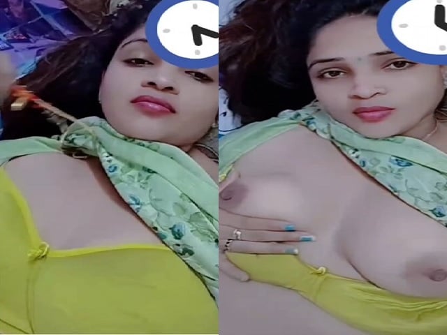 Mast maal topless on video call to boyfriend