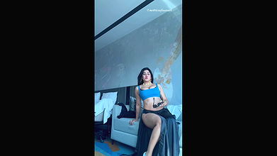HOTTIE SOFIA ANSARI SEDUCTIVE AMPLE CLEAVAGE SEXY WAIST AND LEGS SHOW TEASE HQ2