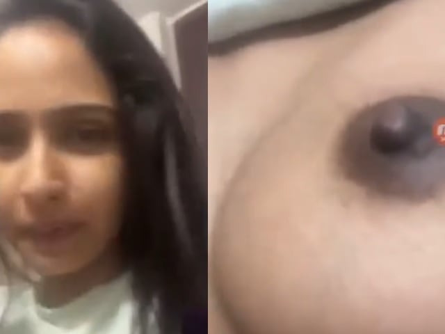 Hindi WhatsApp sex chat with nude show of sexy GF