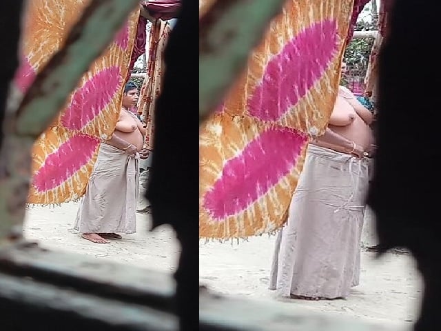 Mature neighbor MILF mom outdoor bath and wearing dress