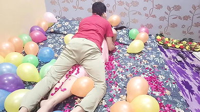 My College Girlfriend Gave Me a Hot Birthday Night Stand Surprise – Passionate Sex with Rose Petals & Balloons, Real Homemade